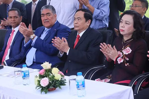 Các đại biểu dự buổi Lễ.