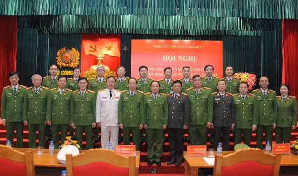Thứ trưởng Lê Qúy Vương và các đại biểu dự Hội nghị.