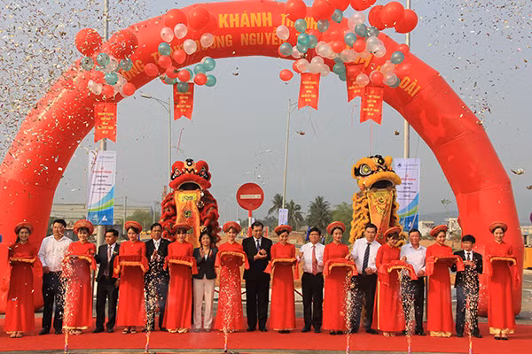 Lễ khánh thành đường Nguyễn Tất Thành nối dài vào sáng ngày 29-3.