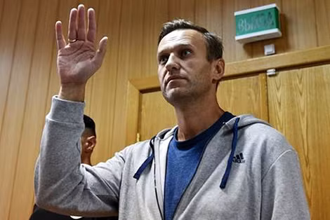 Ngày 27-8, Alexei Navalny bị tuyên phạt 30 ngày giam giữ hành chính vì biểu tình trái phép. Ngày 27-8, Alexei Navalny bị tuyên phạt 30 ngày giam giữ hành chính vì biểu tình trái phép.