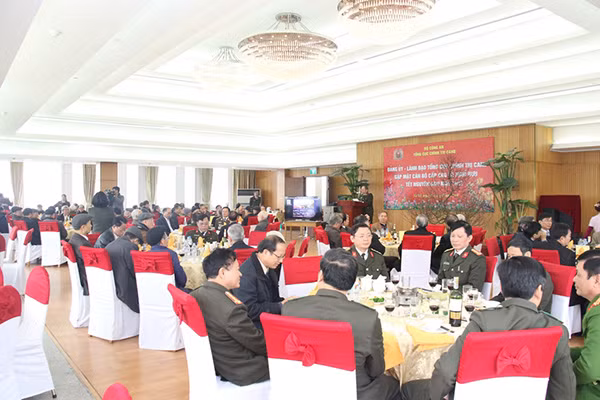 Toàn cảnh buổi gặp mặt.