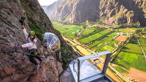 Du khách có thể trải nghiệm cảm giác mạnh bên trên Thung lũng Thiêng của Peru. Du khách có thể trải nghiệm cảm giác mạnh bên trên Thung lũng Thiêng của Peru.