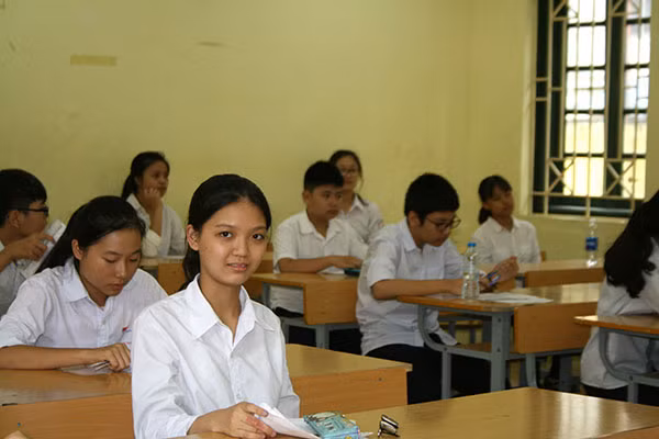 Số lượng học sinh tăng sẽ khiến áp lực cạnh tranh vào lớp 10 càng thêm căng thẳng. Số lượng học sinh tăng sẽ khiến áp lực cạnh tranh vào lớp 10 càng thêm căng thẳng.
