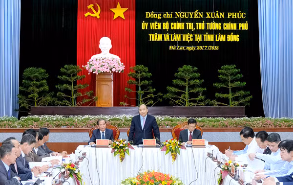Thủ tướng Nguyễn Xuân Phúc phát biểu tại buổi làm việc.