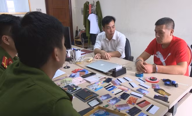 Vương Đại Sâm tại cơ quan điều tra.
