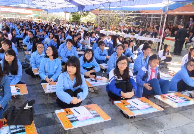 Hải Phòng thực hiện cơ chế, chính sách mang tính đột phá về đãi ngộ, đào tạo nhân tài. Hải Phòng thực hiện cơ chế, chính sách mang tính đột phá về đãi ngộ, đào tạo nhân tài.