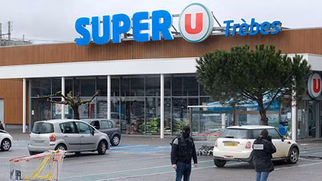 Siêu thị Super U Trèbes, nơi xảy ra vụ bắt cóc con tin ngày 23-3. Ảnh: AFP.