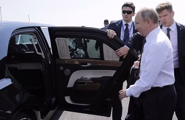 Aurus Senat được chọn làm chiếc xe chuyên chở ông Putin tới hội nghị thượng đỉnh Nga - Mỹ tại Helsinki.