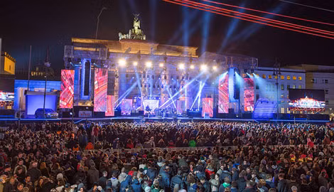 Cổng Brandenburg ở Berlin. Ảnh: Germany Travel.