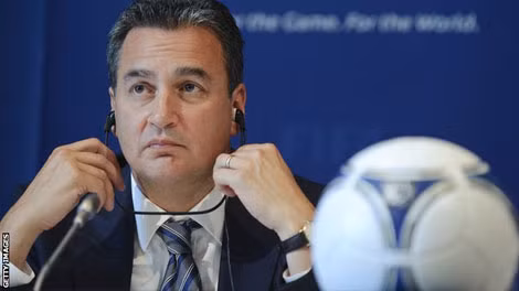 Cựu công tố viên người Mỹ Michael Garcia đã hoàn thành báo cáo dài 430 trang về bê bối tham nhũng trong FIFA sau 19 tháng điều tra. Cựu công tố viên người Mỹ Michael Garcia đã hoàn thành báo cáo dài 430 trang về bê bối tham nhũng trong FIFA sau 19 tháng điều tra.