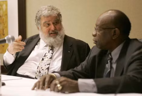 Chuck Blazer và Jack Warner biết nhau từ năm 1984 và nhanh chóng trở thành bạn thân. Chuck Blazer và Jack Warner biết nhau từ năm 1984 và nhanh chóng trở thành bạn thân.