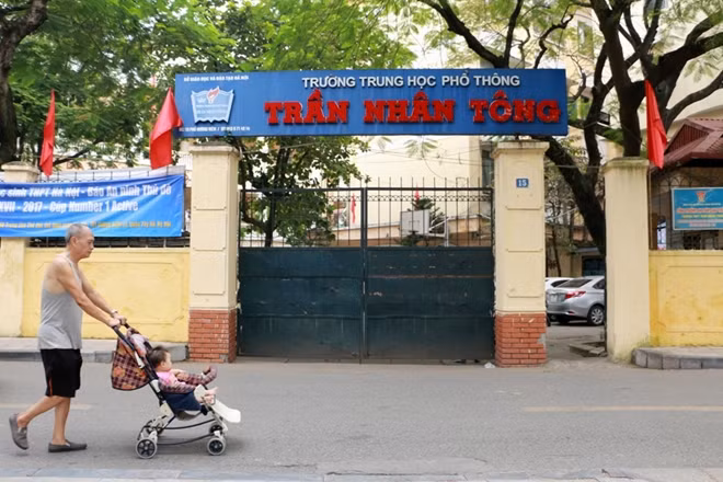 Trường THPT Trần Nhân Tông có "tuổi đời" gần 60 năm với diện tích với khoảng 2.500 mét vuông nằm tại quận Hai Bà Trưng.