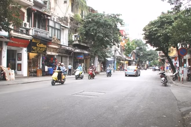 Khởi phát từ quận Hoàn Kiếm, chiến dịch lập lại trật tự đô thị ở Hà Nội sau 2 tháng đã thấy được hiệu quả rõ rệt với nhiều tuyến phố, vỉa hè đã trở nên thông thoáng hơn trước.