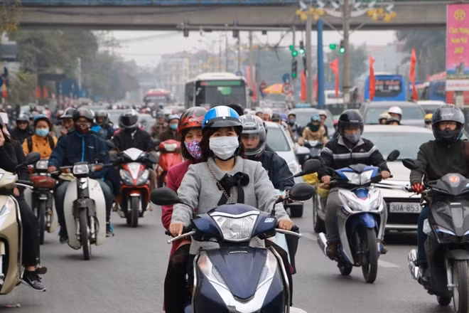 Hôm nay là ngày nghỉ cuối trong dịp nghỉ lễ kéo dài 7 ngày, người dân ở khắp nơi đổ dồn về thủ đô để bắt đầu cho tuần làm việc mới.