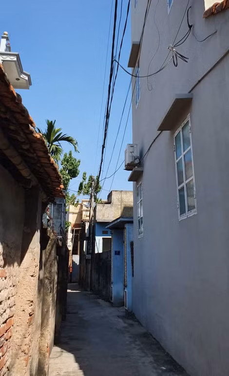 Con ngõ dẫn đến nhà bị can Duy trên địa bàn xã Bích Hòa, Thanh Oai - nơi xảy ra vụ án đau lòng.