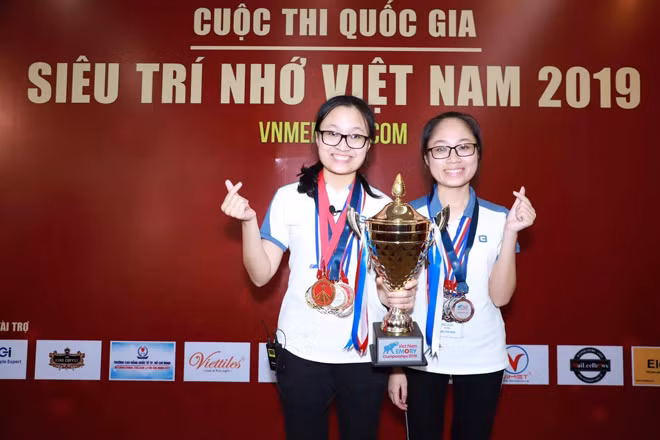 Chị em nhà Vô địch "Siêu trí nhớ Việt Nam năm 2019". Chị em nhà Vô địch "Siêu trí nhớ Việt Nam năm 2019".