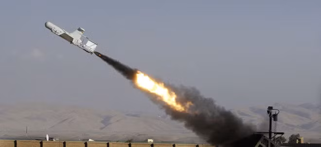 Một máy bay giám sát không người lái được phóng đi từ căn cứ quân sự ở Kunduz, Afghanistan.