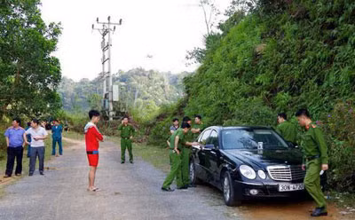 Cơ quan Công an khám nghiệm hiện trường vụ án tại Hà Giang.