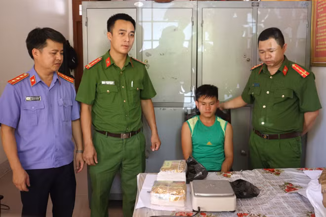 Cơ quan điều tra bắt 1 đối tượng mua bán trái phép chất ma túy ở khu vực biên giới.