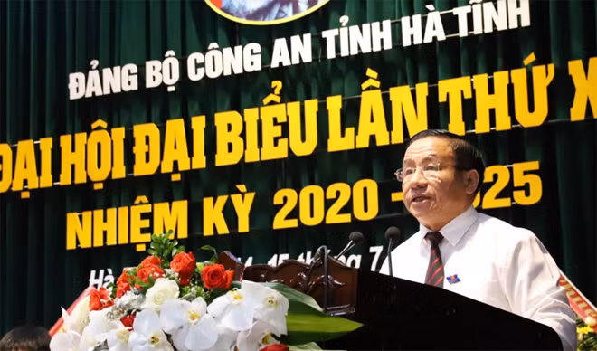 Đồng chí Lê Đình Sơn - Bí thư Tỉnh ủy phát biểu chỉ đạo tại đại hội.