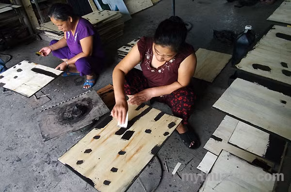 Làm vóc sơn mài (nguồn: mythuatms.com).