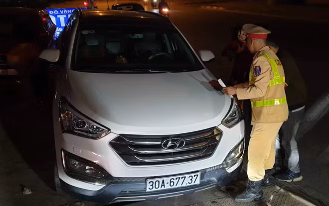 Tài xế Dũng sẽ bị phạt tiền khoảng trên 40 triệu đồng và tước GPLX 23 tháng.