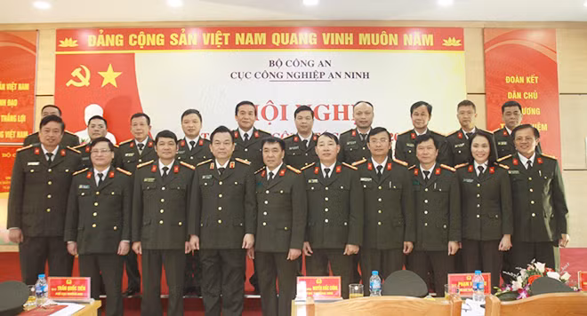 Thiếu tướng Nguyễn Khắc Cường và các đại biểu tại Hội nghị.