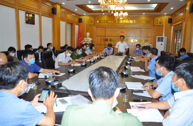Họp khẩn Ban chỉ đạo phòng chống dịch COVID-19 tại huyện Thanh Hà.