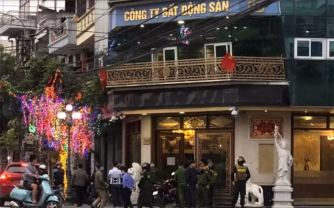 Cơ quan CSĐT Công an tỉnh Thái Bình khám xét hiện trường vụ án là trụ sở Công ty TNHH Đường Dương.