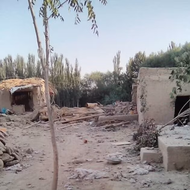 Sau không kích ở Baghlan (Afghanistan), ông Ismael Khan đã mất vợ và 6 người con.