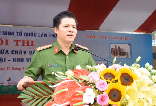 Đại tá Nguyễn Minh Khương, Phó Cục trưởng Cục Cảnh sát PCCC và CNCH, Bộ Công an đã biểu dương và đánh giá cao công tác tổ chức đăng cai Hội thi của Công an tỉnh Thanh Hóa.
