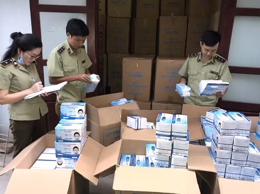 Vận chuyển gần 1 triệu khẩu trang không có hóa đơn, chứng từ