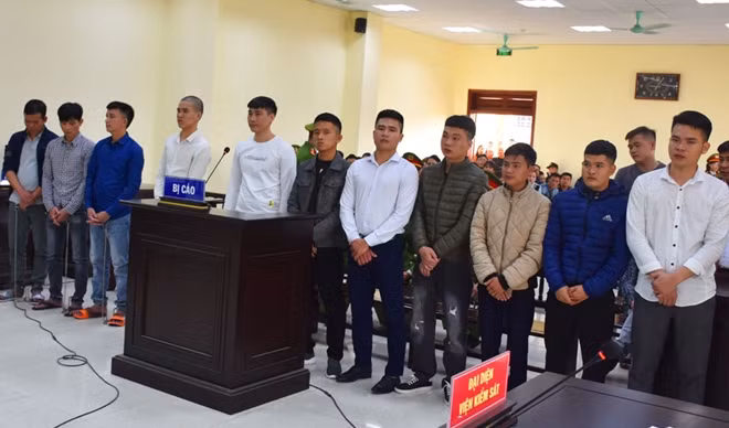 Các bị cáo tại phiền tòa.
