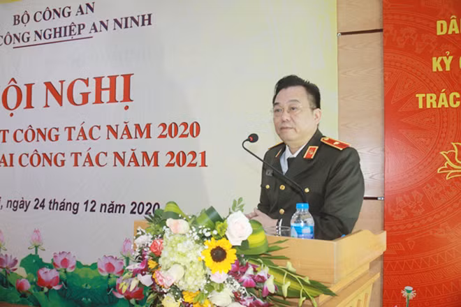 Thiếu tướng Nguyễn Khắc Cường phát biểu chỉ đạo và phát động phong trào Thi đua “ Vì ANTQ” năm 2021.