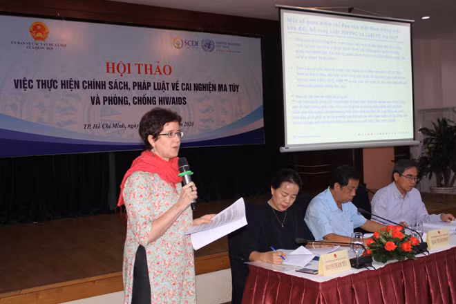 Bà Marie Odile Emond, Giám đốc Quốc gia Cơ quan phòng chống AIDS của Liên Hợp Quốc tại Việt Nam.