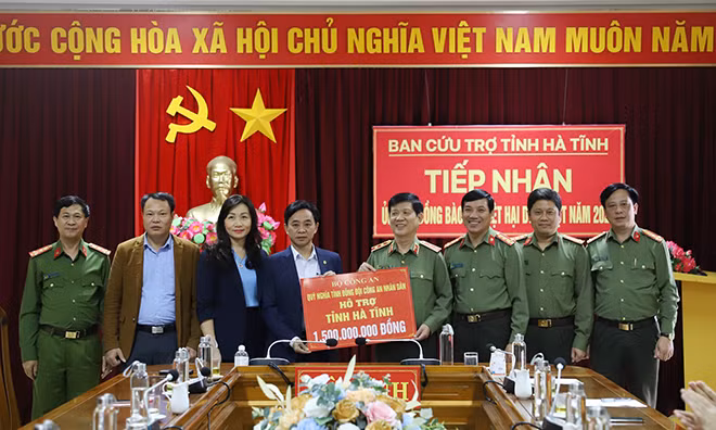 Bộ Công an chia sẻ nhân dân vùng lũ Hà Tĩnh 1,5 tỉ đồng.
