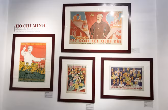 Một số bức tranh cổ động về Bác được Bảo tàng Hồ Chí Minh giới thiệu tới công chúng. Một số bức tranh cổ động về Bác được Bảo tàng Hồ Chí Minh giới thiệu tới công chúng.