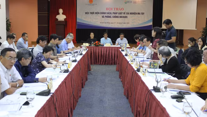 Hội thảo việc thực hiện chính sách pháp luật về cai nghiện ma tuý và phòng chống HIV AIDS.