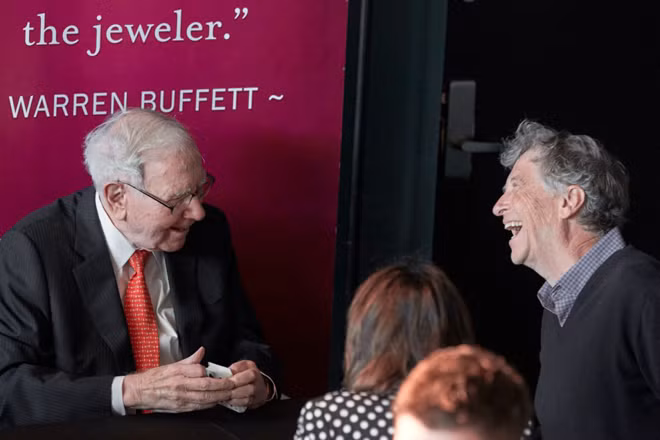 Buffett không đầu tư cổ phiếu dạng “lướt sóng” như nhiều người vẫn nghĩ.
