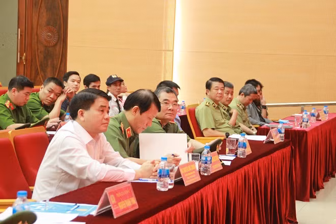 Các đại biểu dự buổi họp báo. Các đại biểu dự buổi họp báo.