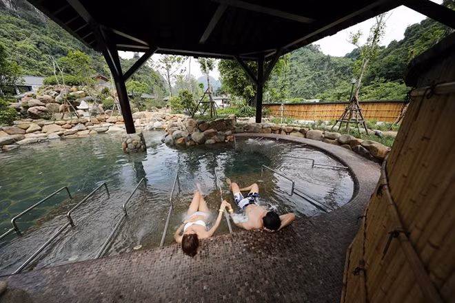 Hành khách hạ cánh sân bay Vân Đồn sẽ được ưu đãi khi đến Yoko Onsen Quang Hanh.