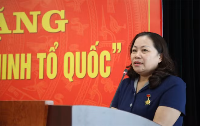 Đồng chí Nguyễn Thị Thu Hường - Ủy viên Ban Thường vụ, Trưởng ban Tuyên giáo Tỉnh ủy phát biểu tại buổi lễ.