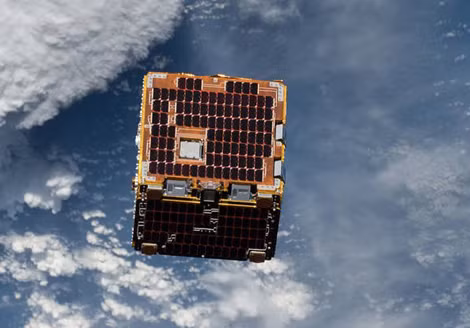 Vệ tinh "Cubesat" nhỏ trên quỹ đạo (NASA).