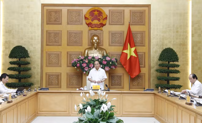 Thủ tướng Nguyễn Xuân Phúc phát biểu chỉ đạo tại cuộc họp. Ảnh: TTXVN.