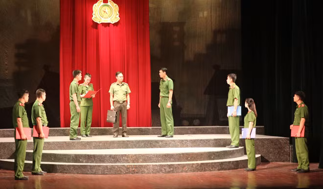 Một cảnh trong vở diễn. Một cảnh trong vở diễn.