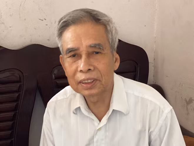 Bác Nguyễn Văn Đậu kể về những kỉ niệm xưa với Hang nhà báo. Bác Nguyễn Văn Đậu kể về những kỉ niệm xưa với Hang nhà báo.