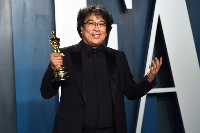 Đạo diễn Bong Jooh-ho tại Lễ trao giải Oscar 2020.