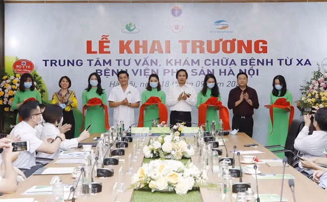 Cắt băng khai trương Trung tâm tư vấn Khám, chữa bệnh từ xa Bệnh viện Phụ sản Hà Nội. Cắt băng khai trương Trung tâm tư vấn Khám, chữa bệnh từ xa Bệnh viện Phụ sản Hà Nội.