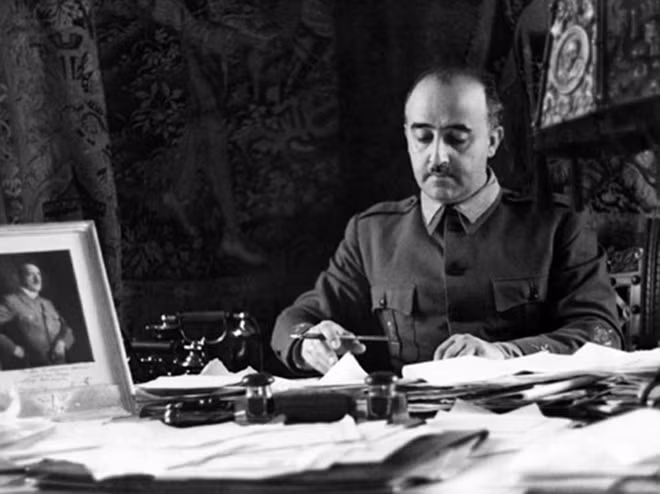 Tướng Franco lãnh đạo Tây Ban Nha trong giai đoạn 1939-1975.