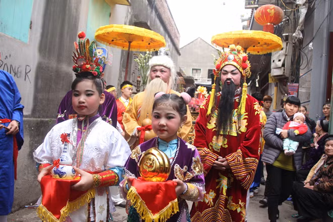 Tam Đa ở lễ hội Thổ Hà.